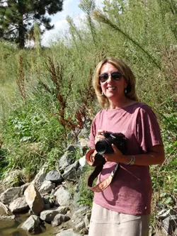 Ann-Hogan-Coopers-Creek-Photography-Owner-about1